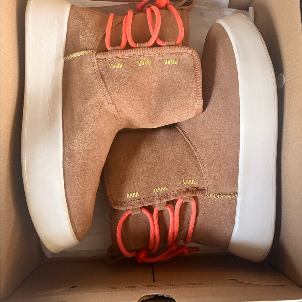Stylish Tan Women's Boots